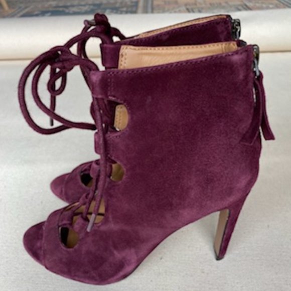 Nine West - Lace Up - Worn Once - Picture 1 of 5